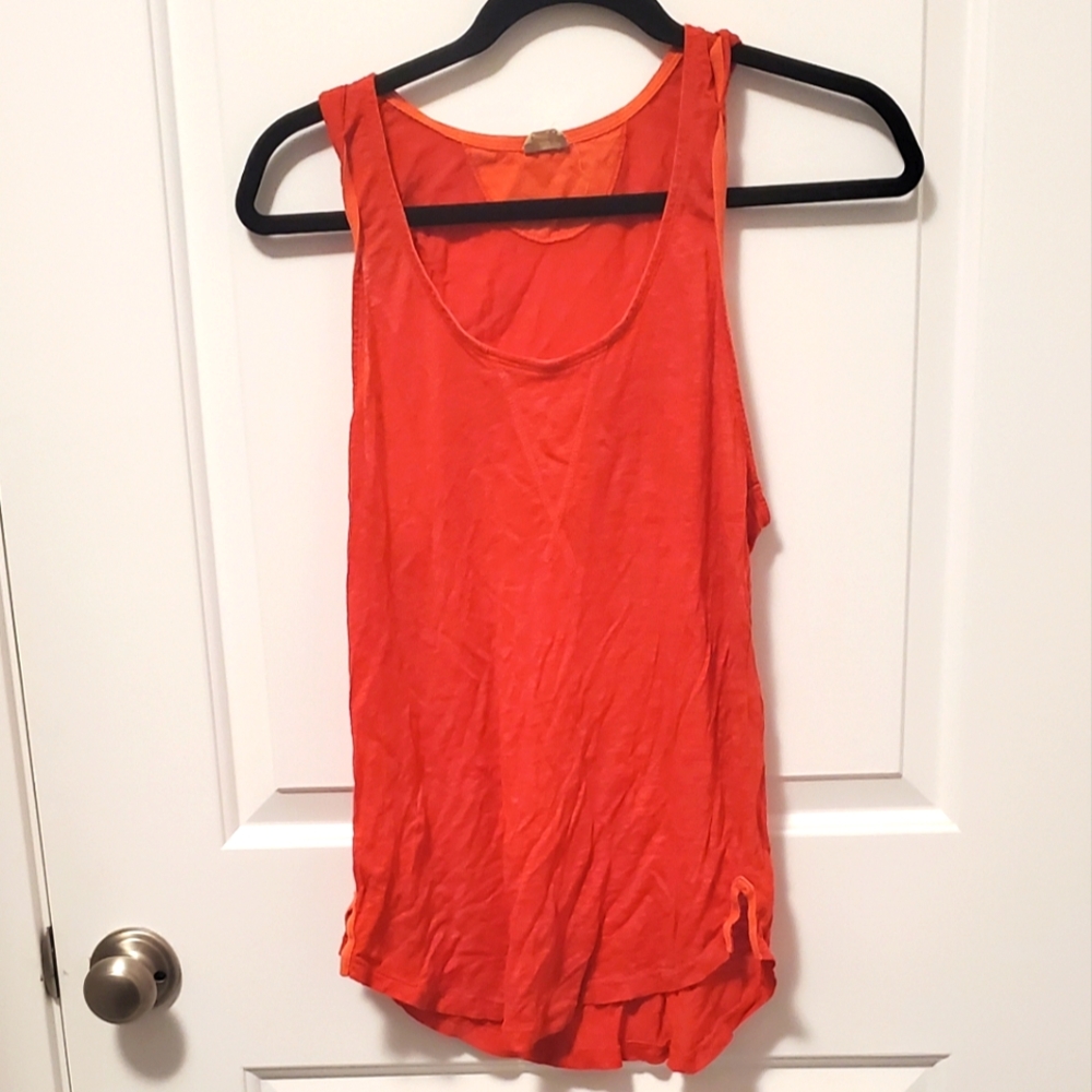 12/$30 Wilfred orange no sleeve top - med